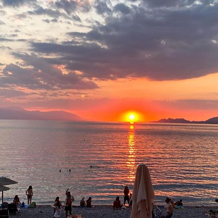 Grace Seaside Lägenhet Loutráki Exteriör bild