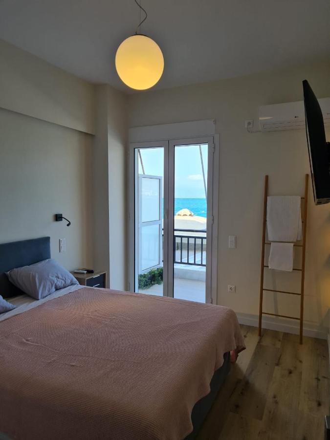 Grace Seaside Lägenhet Loutráki Exteriör bild