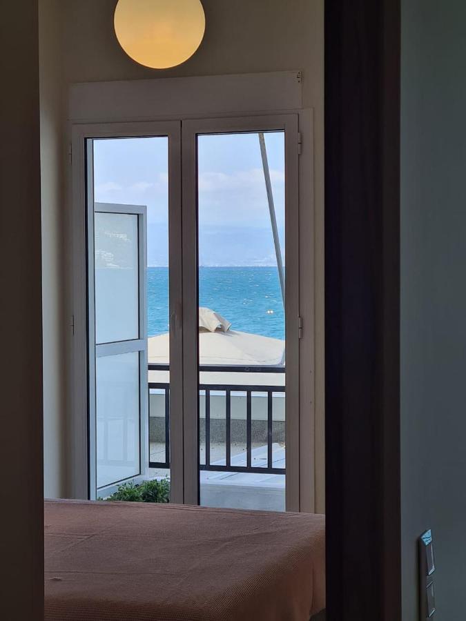 Grace Seaside Lägenhet Loutráki Exteriör bild