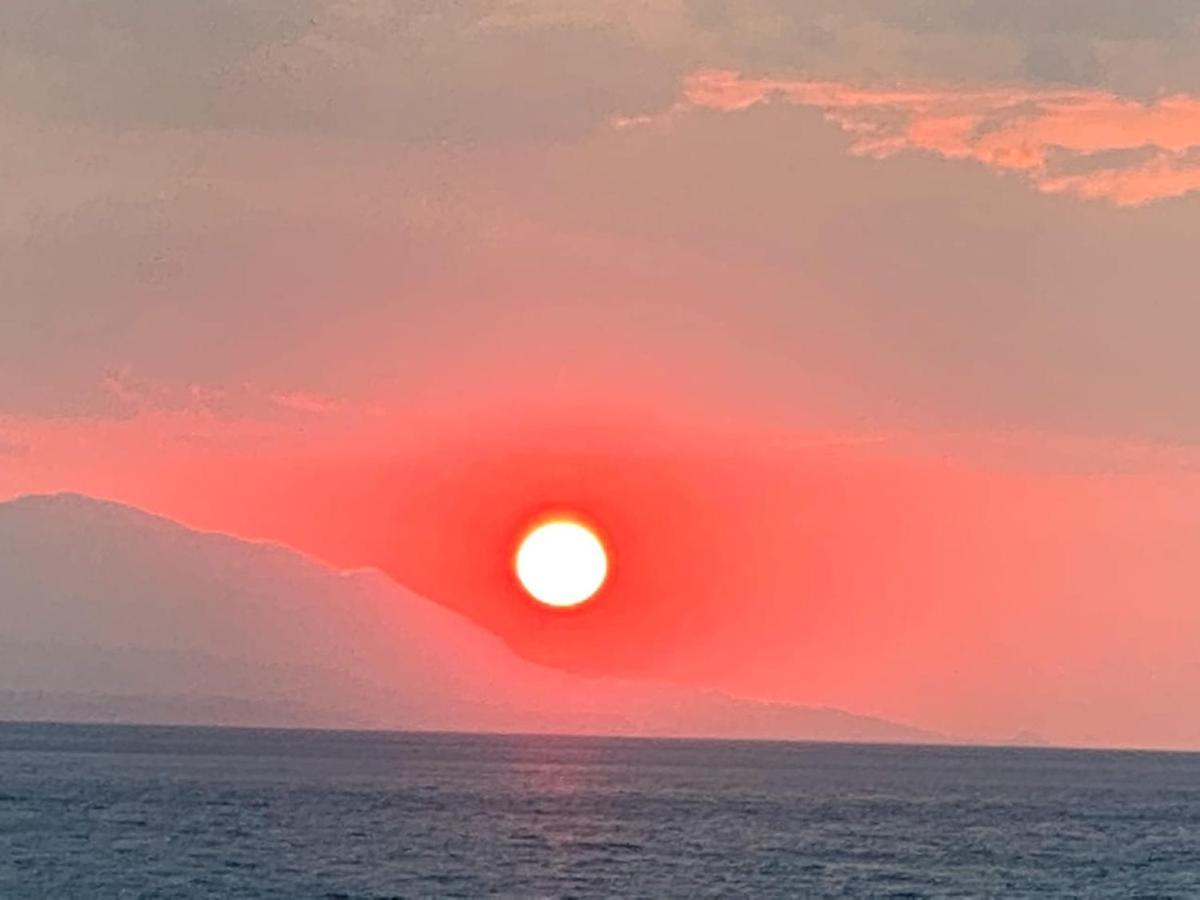 Grace Seaside Lägenhet Loutráki Exteriör bild